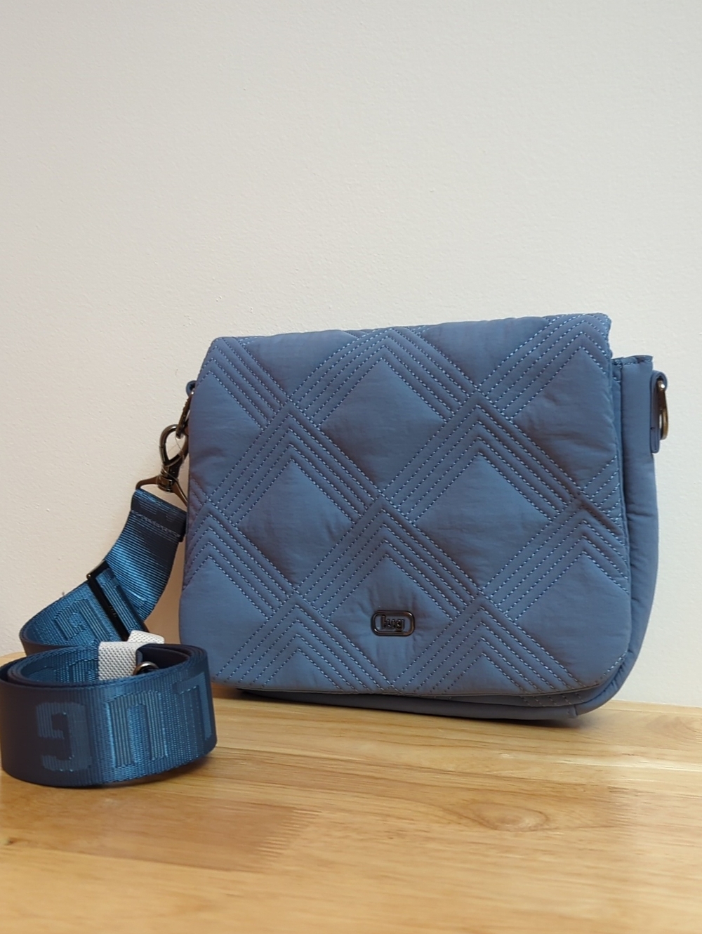lug Wink Cloud Crossbody